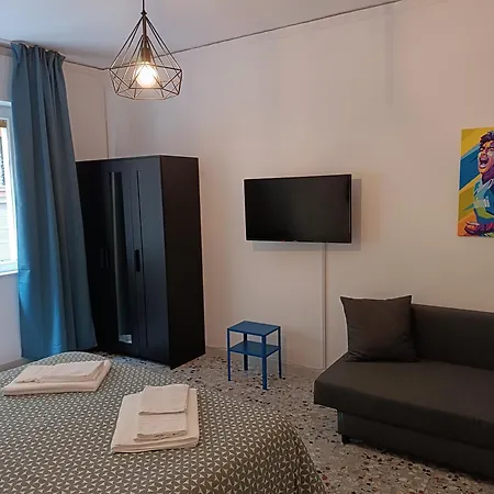 Fuorigrotta Panzió *