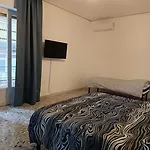 Fuorigrotta Bed & Breakfast