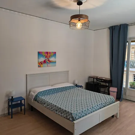 Fuorigrotta Nocleg ze śniadaniem 4*