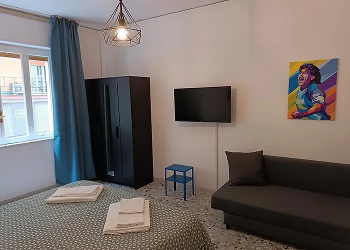 Fuorigrotta Nocleg ze śniadaniem 4*